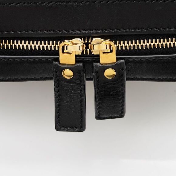 Saint Laurent Matalasse Calfskin Monogram Vicky Belt Bag - Picture 9 of 15